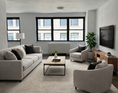5th Avenue - Photo Thumbnail 1