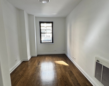 96 5th Avenue - Photo Thumbnail 5