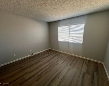 5662 E Lake Mead Boulevard - Photo Thumbnail 8