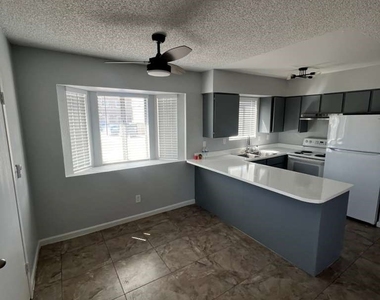 5662 E Lake Mead Boulevard - Photo Thumbnail 5