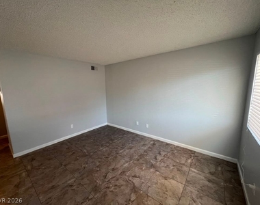 5662 E Lake Mead Boulevard - Photo Thumbnail 3