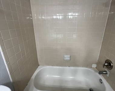 5662 E Lake Mead Boulevard - Photo Thumbnail 16