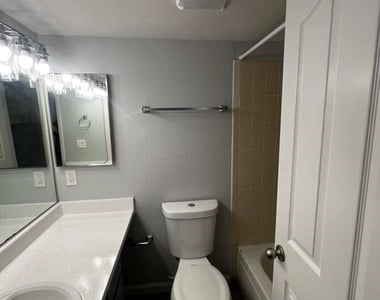 5662 E Lake Mead Boulevard - Photo Thumbnail 18