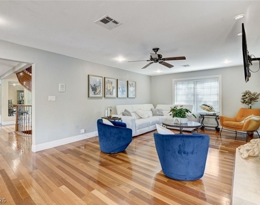 7001 Alamitos Circle - Photo Thumbnail 12