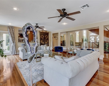 7001 Alamitos Circle - Photo Thumbnail 7