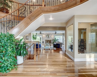 7001 Alamitos Circle - Photo Thumbnail 4