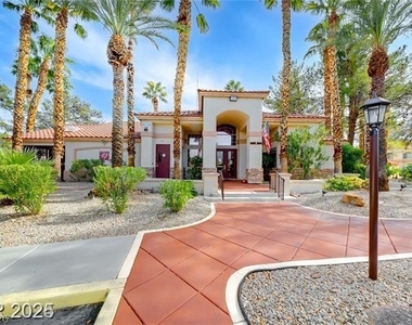 1830 N Buffalo Drive - Photo Thumbnail 18