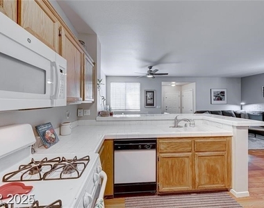 1830 N Buffalo Drive - Photo Thumbnail 10