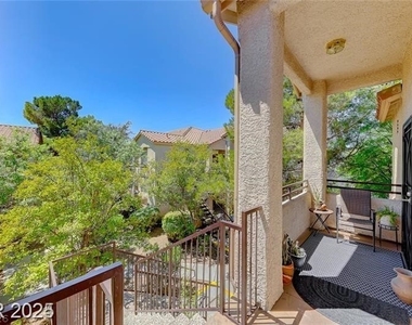 1830 N Buffalo Drive - Photo Thumbnail 5