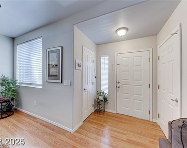 1830 N Buffalo Drive - Photo Thumbnail 6
