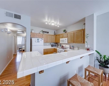 1830 N Buffalo Drive - Photo Thumbnail 7