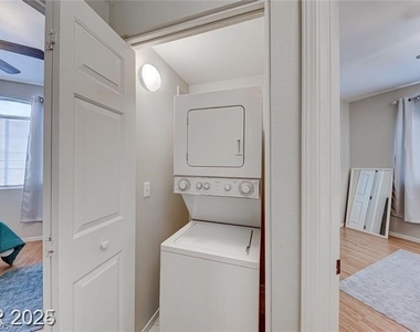 1830 N Buffalo Drive - Photo Thumbnail 15