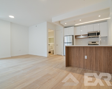 100 Lenox Road - Photo Thumbnail 2