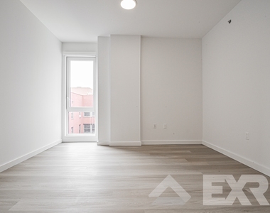 100 Lenox Road - Photo Thumbnail 4