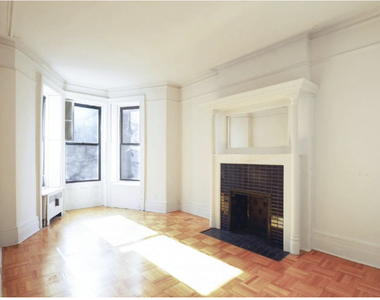 West 104th Street - Photo Thumbnail 1