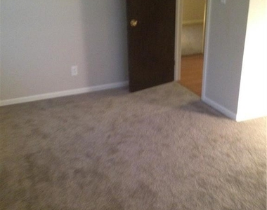 91 Marine Drive - Photo Thumbnail 4