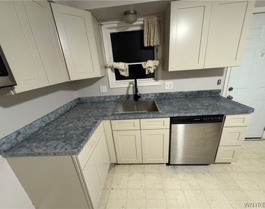 91 Marine Drive - Photo Thumbnail 6