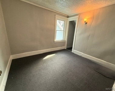 140 Parkridge Avenue - Photo Thumbnail 8