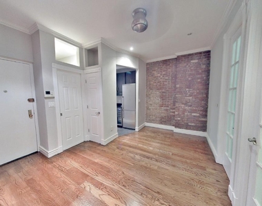 East 32nd Street - Photo Thumbnail 1