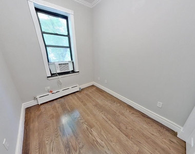 East 32nd Street - Photo Thumbnail 3