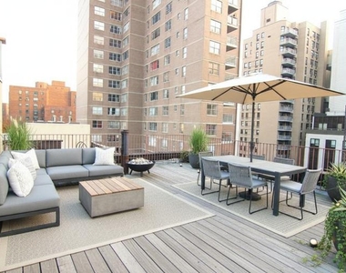 346 E 18th St - Photo Thumbnail 4