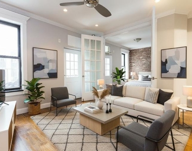 346 E 18th St - Photo Thumbnail 2