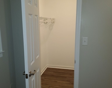 307 N Church Street - Photo Thumbnail 4