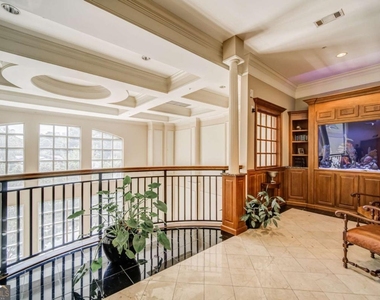 3275 Lenox Road Ne - Photo Thumbnail 2