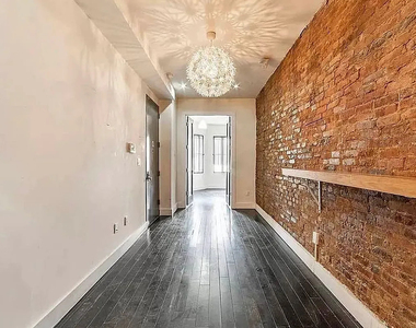 1066 Putnam Avenue - Photo Thumbnail 6