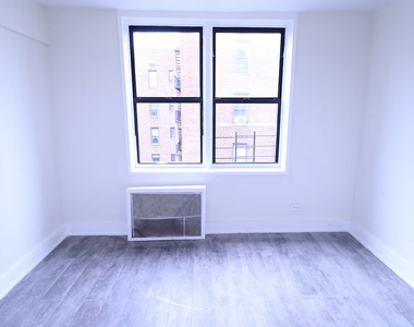 132-25 Maple Avenue - Photo Thumbnail 7