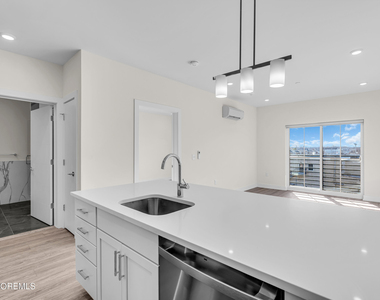 19 Carr Avenue - Photo Thumbnail 4