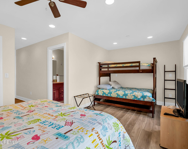 21 Blaine Avenue - Photo Thumbnail 23