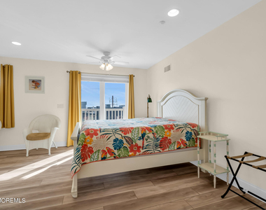 21 Blaine Avenue - Photo Thumbnail 13