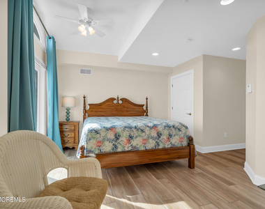 21 Blaine Avenue - Photo Thumbnail 20