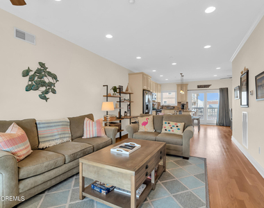 21 Blaine Avenue - Photo Thumbnail 11