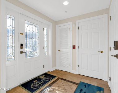 21 Blaine Avenue - Photo Thumbnail 6