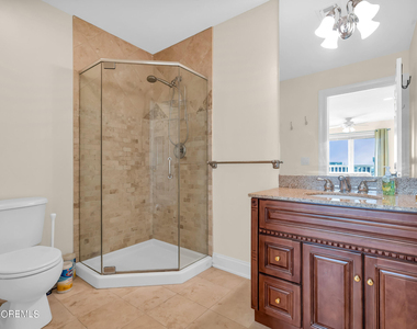 21 Blaine Avenue - Photo Thumbnail 14