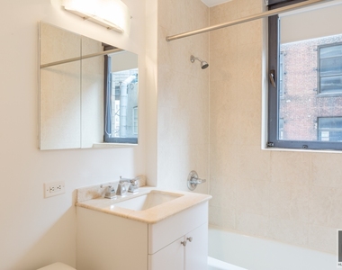 West 48 Street - Photo Thumbnail 2