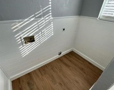 615 W Coffin Street - Photo Thumbnail 9