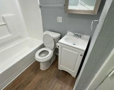 615 W Coffin Street - Photo Thumbnail 8