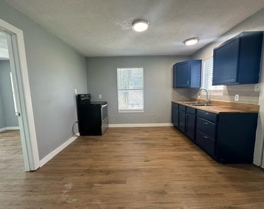 615 W Coffin Street - Photo Thumbnail 1