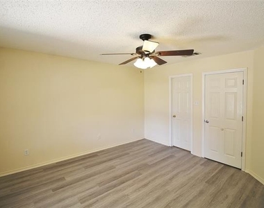 609 Blueberry Hill Lane - Photo Thumbnail 10
