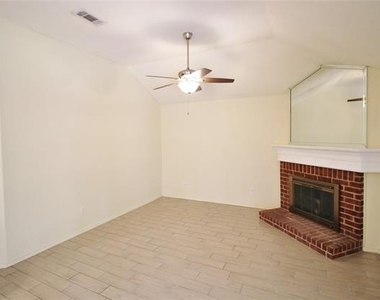 609 Blueberry Hill Lane - Photo Thumbnail 3