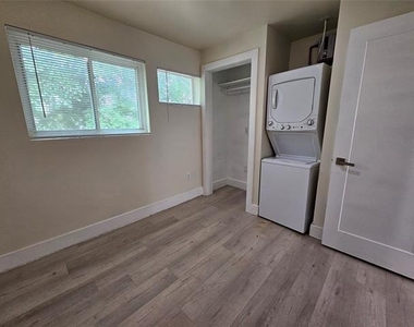 4806 Virginia Avenue - Photo Thumbnail 8