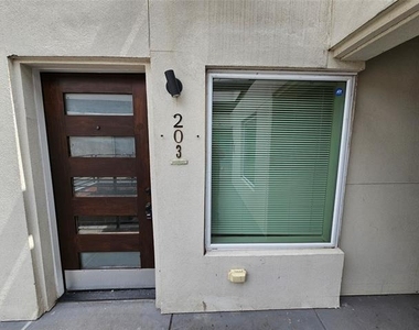 4806 Virginia Avenue - Photo Thumbnail 9
