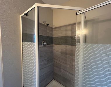 5929 Gayle Drive - Photo Thumbnail 22