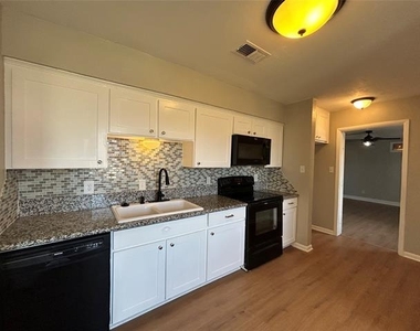 5929 Gayle Drive - Photo Thumbnail 4