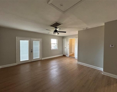 5929 Gayle Drive - Photo Thumbnail 13