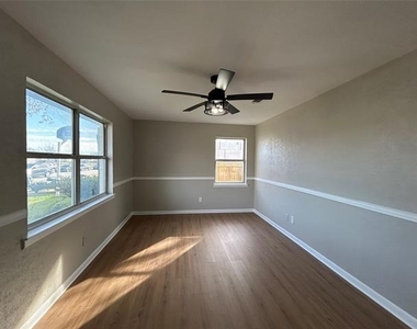 5929 Gayle Drive - Photo Thumbnail 6
