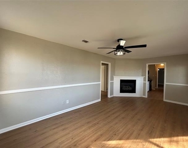 5929 Gayle Drive - Photo Thumbnail 9